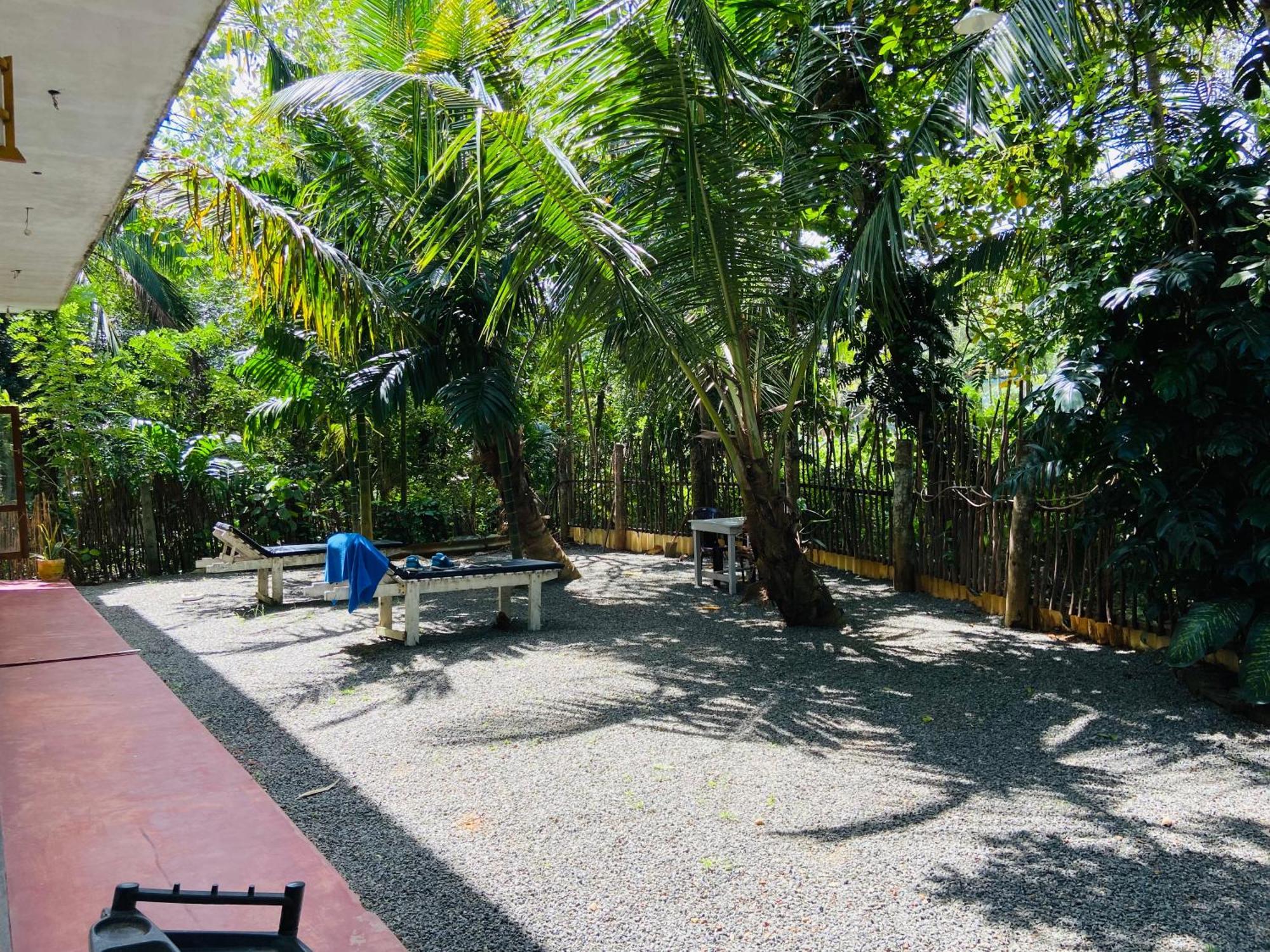 Leo Homestay Dikwella Exteriér fotografie